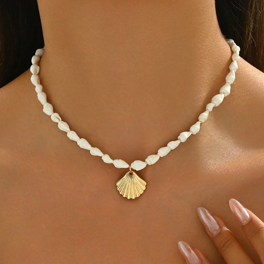 Fashionable Natural Seashell Beaded Necklace Shell Pendant Ocean Inspired Jewelry Choker Suitable for Women Holiday Party Daily